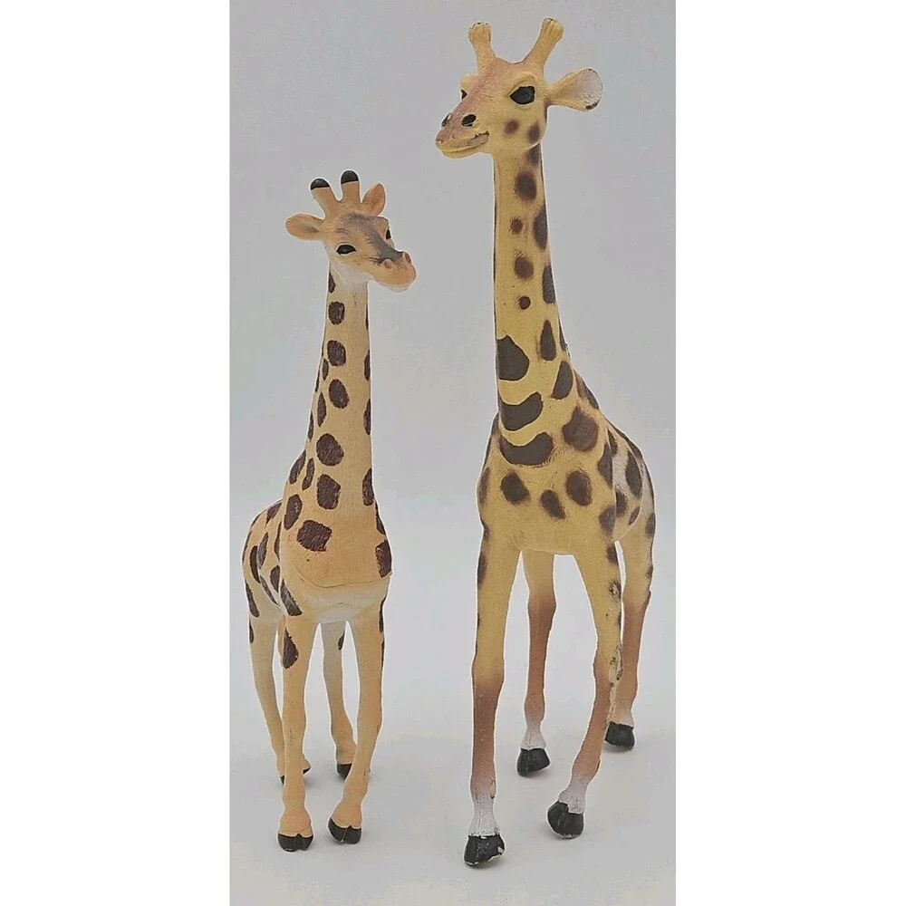 Giraffe Plastic Figures Animals LOT OF 2 Yellow W/ Dark Spots 8
